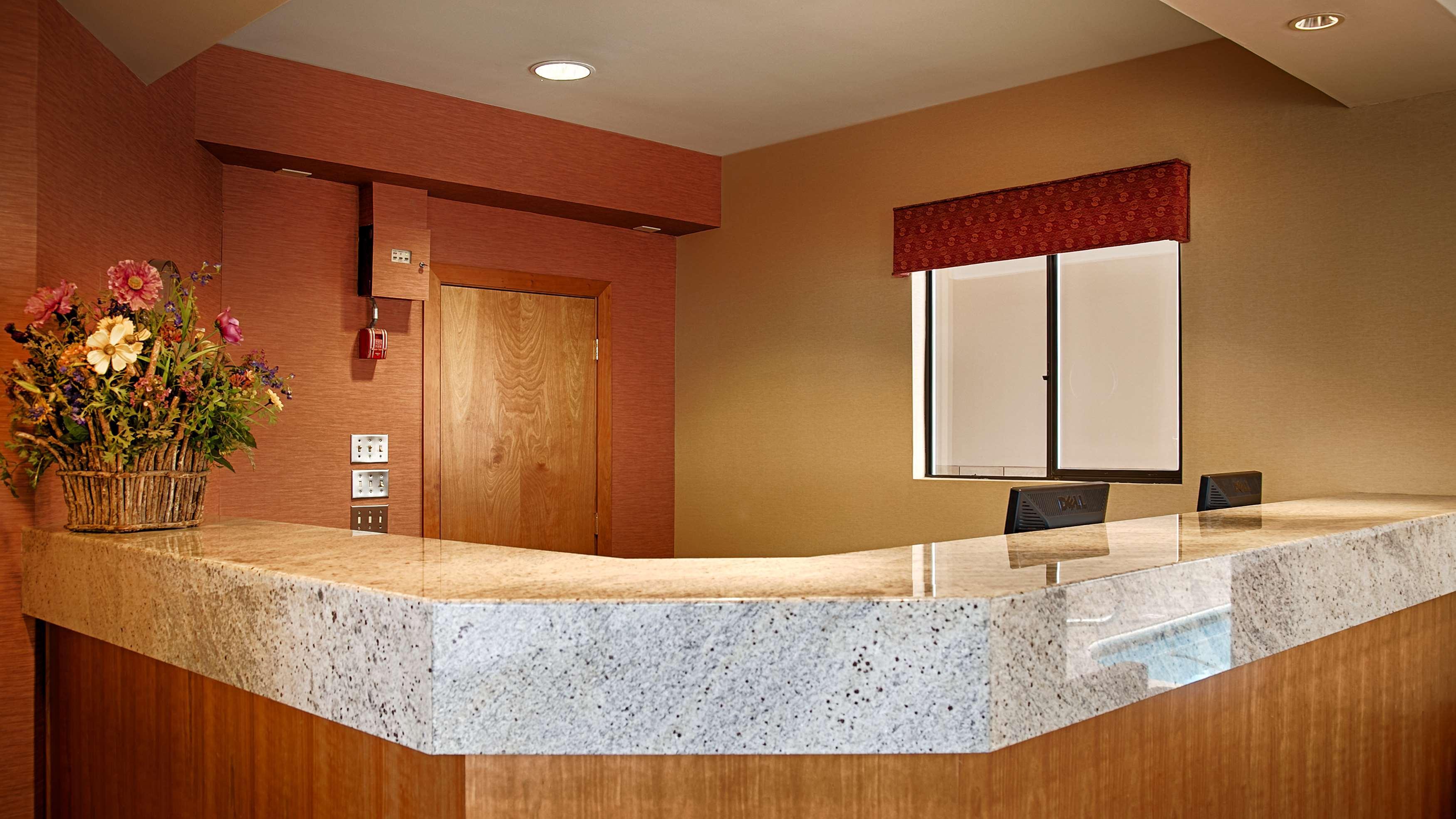 קלזו Best Western Aladdin Inn מראה חיצוני תמונה