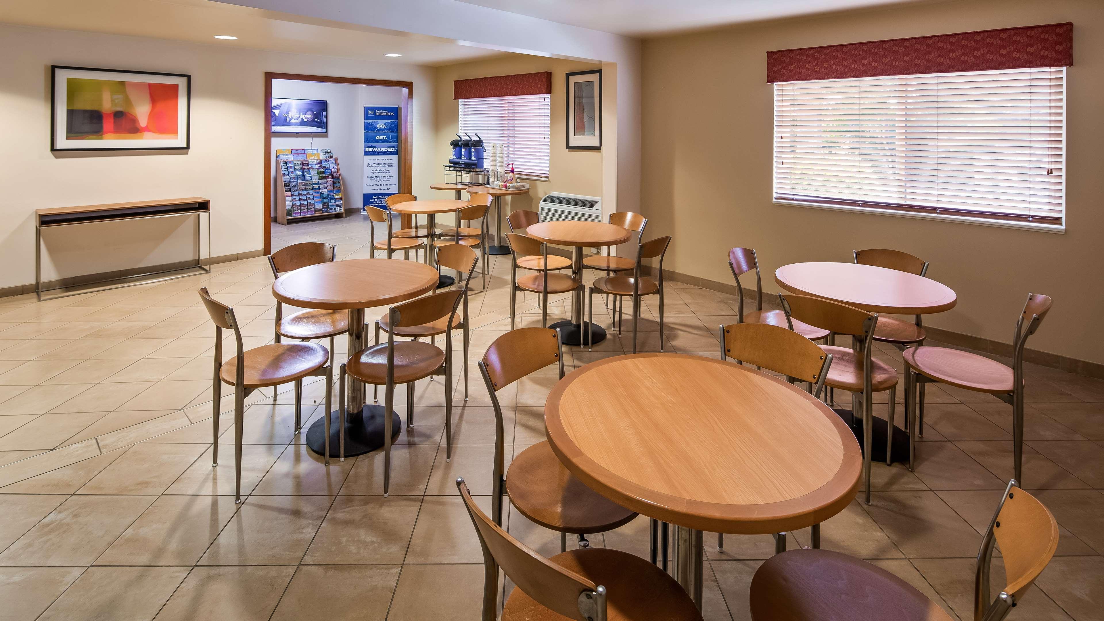 קלזו Best Western Aladdin Inn מראה חיצוני תמונה