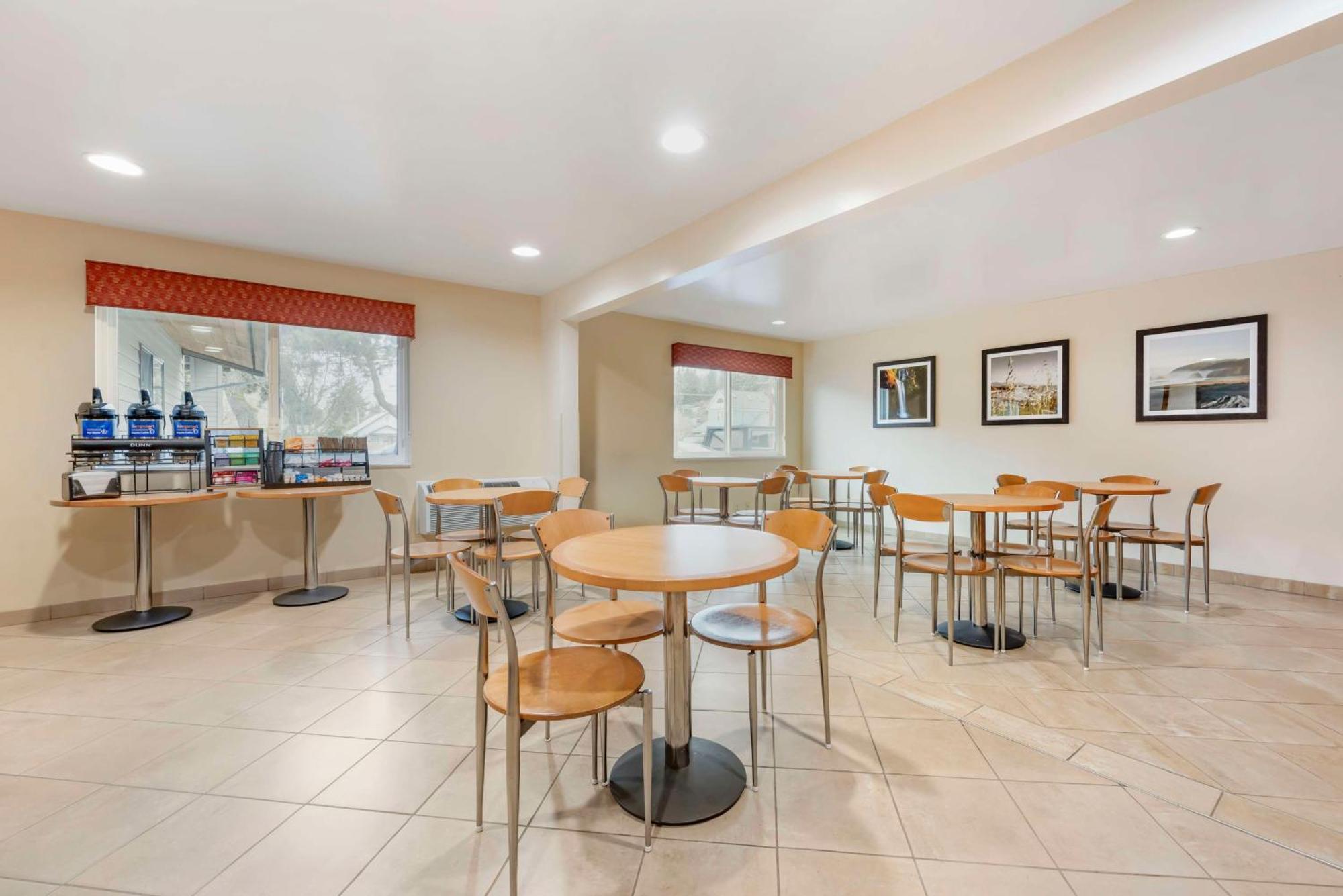 קלזו Best Western Aladdin Inn מראה חיצוני תמונה